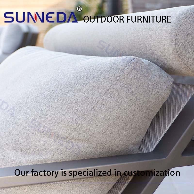 Single Chair with Foot Support and Tarpaulin Cushion