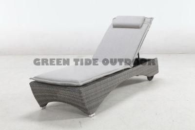 Outdoor Garden Furniture Rattan Chaise Sun Lounger with Wheel