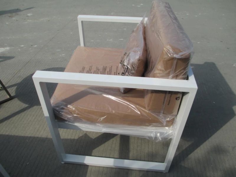Modern Hotel Outdoor Furniture Elegant Patio Aluminum Garden Sofa (CF1292)