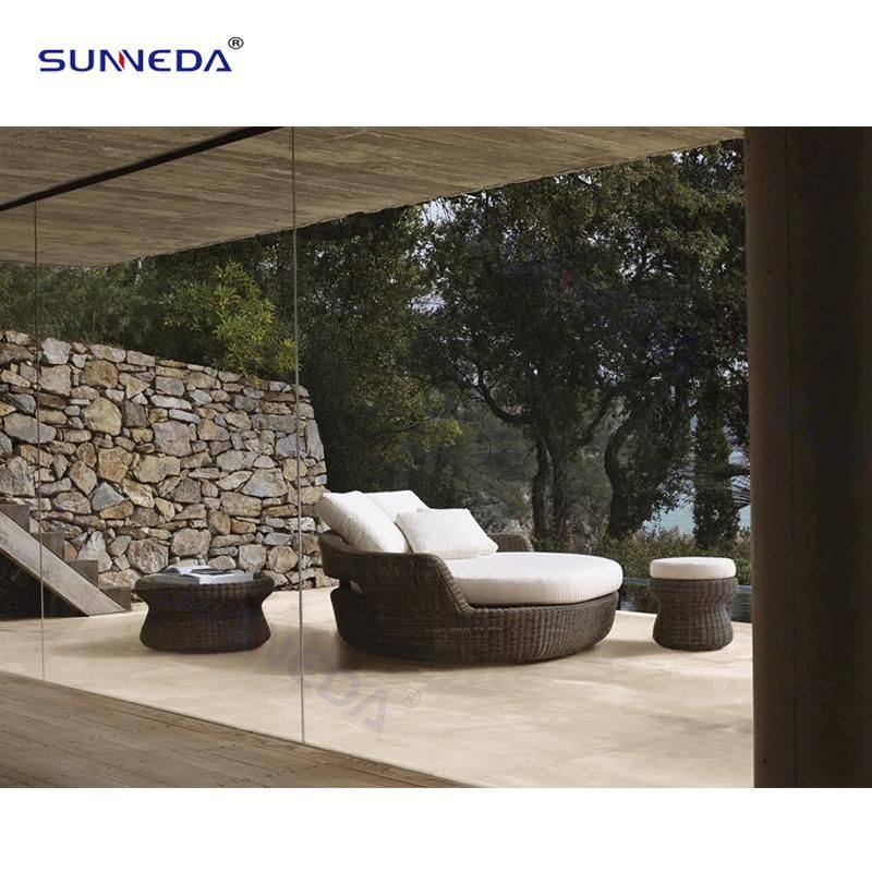 Trade Guarantee Customized Round Rattan Luxury Commercial Outdoor Garden Daybed