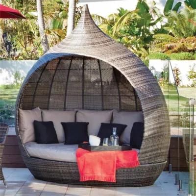 Outdoor Furniture Poolside Wicker Sun Bed PE Rattan Day Bed