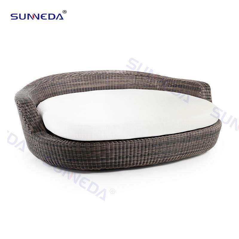 Trade Guarantee Customized Round Rattan Luxury Commercial Outdoor Garden Daybed