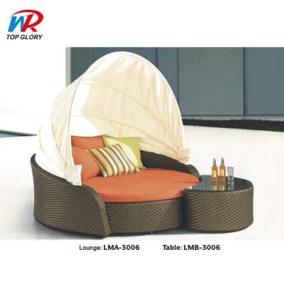 Luxury Iron Frame Rattan / Wicker Woven Outdoor Sunbed Round Sun Lounger Day Bed