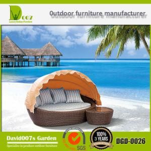 Wilson and Fisher Garden Furniture Outdoor Daybed with Canopy