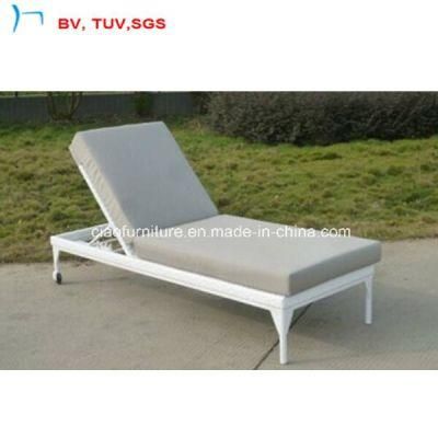 White Rattan Furniture Outdoor Sun Lounger with Cushion