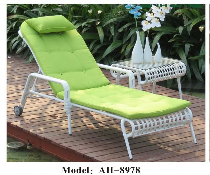 Outdoor Patio Chaise Lounge with Cushion Modern Adjustable Pool Lounge Furniture All-Weather PE Wicker Rattan Backrest Patio Lounger for Beach, Porch, Yard